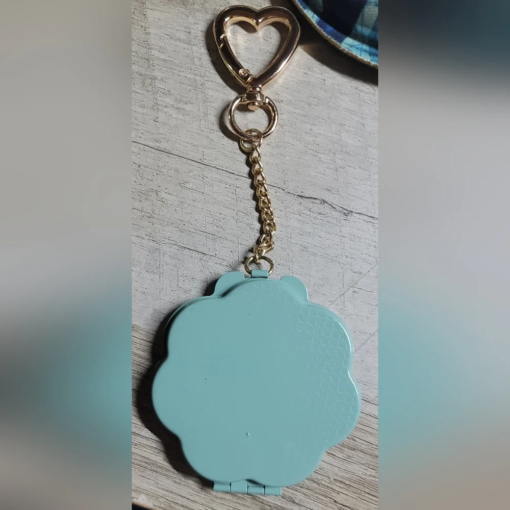 Compact - Picture 2 of 3